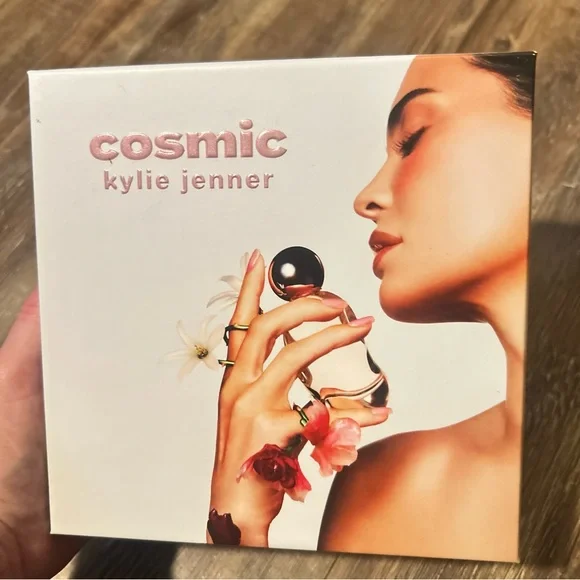 Cosmic Kylie Jenner 2 Pc Gift Set Eau de Parfum 1 oz & Kylash Mascara 0.16 oz - Picture 7 of 10